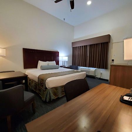 Best Western Plus Main Street Inn Brawley Екстериор снимка