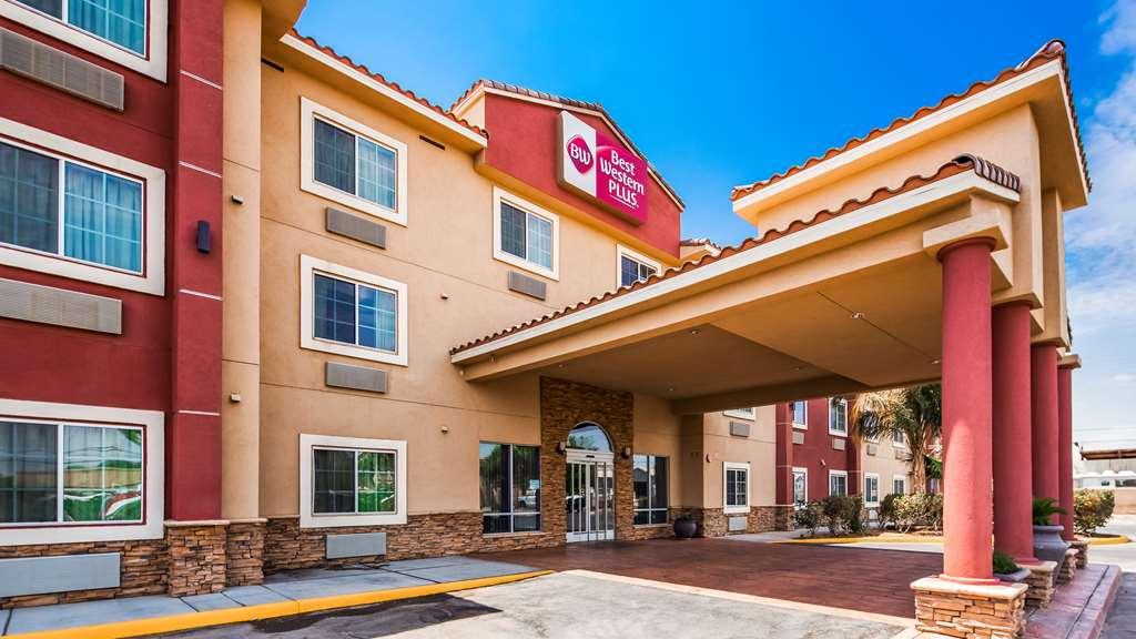 Best Western Plus Main Street Inn Brawley Екстериор снимка