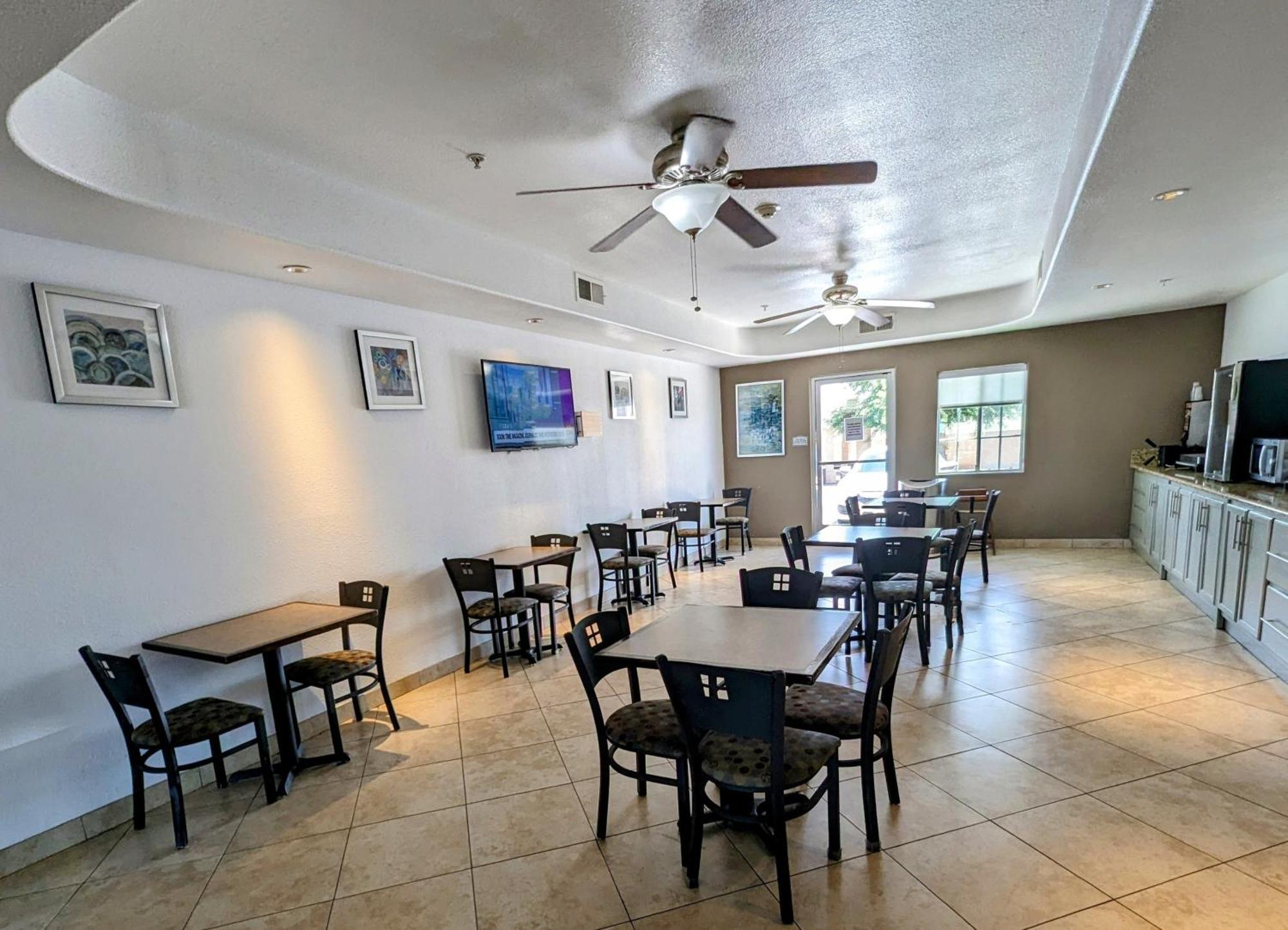 Best Western Plus Main Street Inn Brawley Екстериор снимка