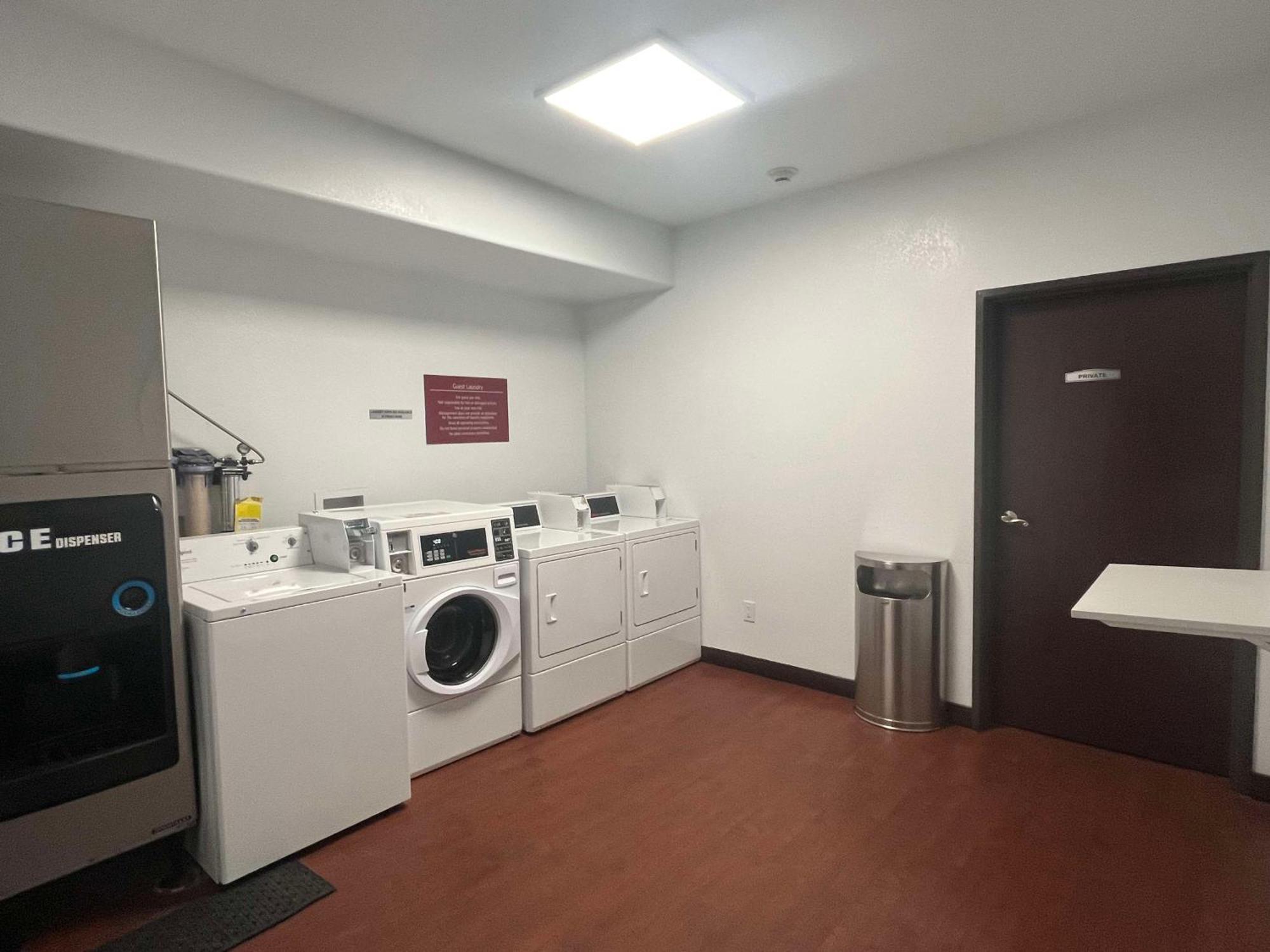 Best Western Plus Main Street Inn Brawley Екстериор снимка