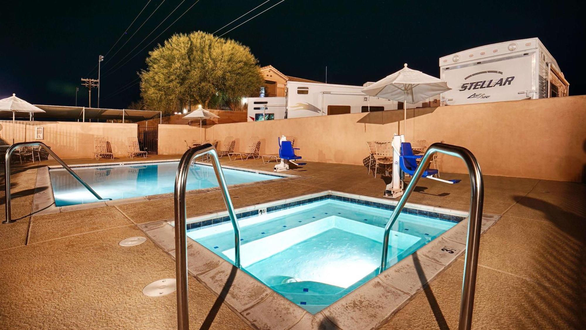 Best Western Plus Main Street Inn Brawley Екстериор снимка