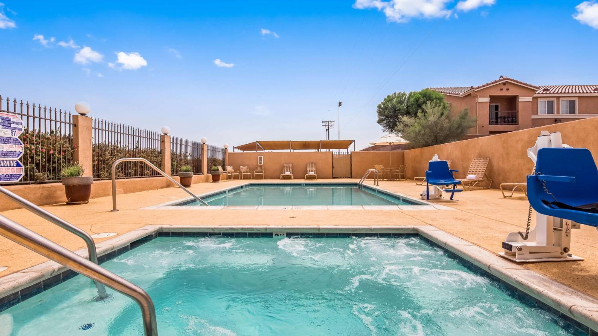 Best Western Plus Main Street Inn Brawley Екстериор снимка