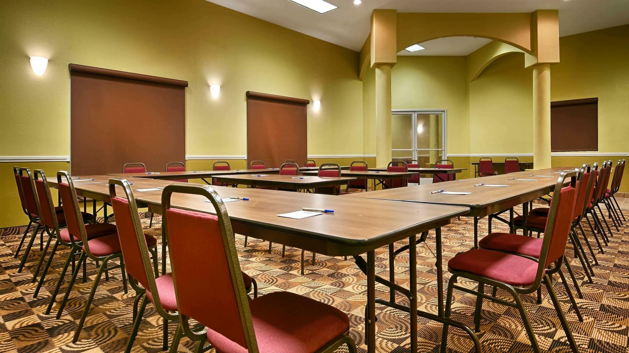 Best Western Plus Main Street Inn Brawley Екстериор снимка